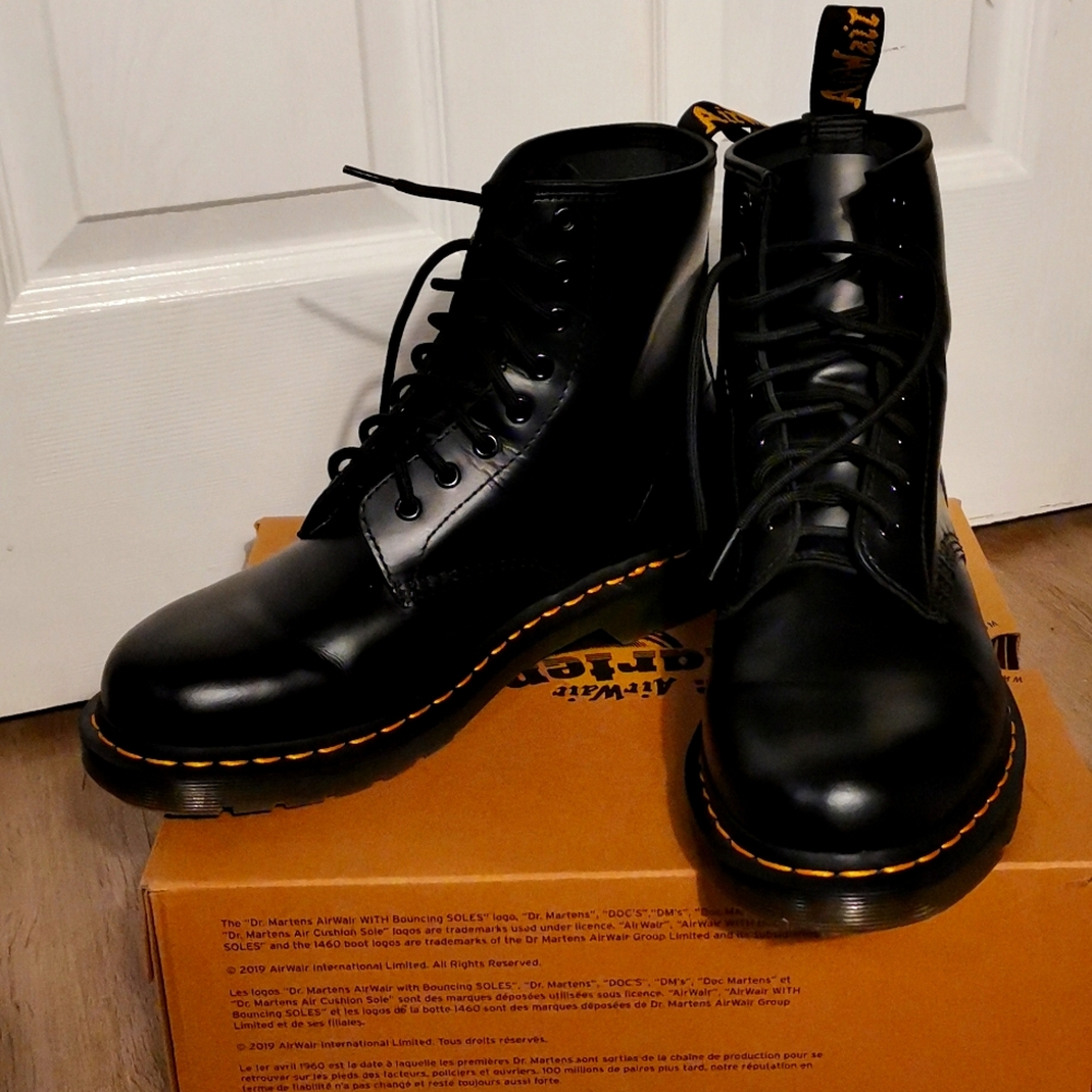 Dr Martens 1460 boots Women's size 11 NEW w/o tags